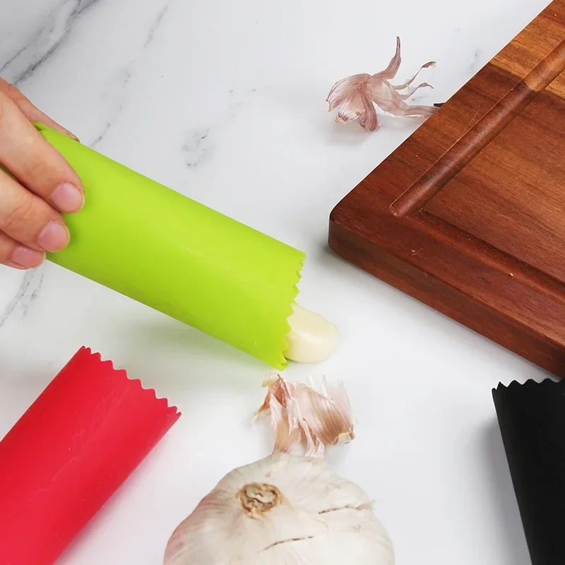 Tubo spelafili per aglio Peeli - Kitchen Gadgets Youtube recensione e prezzo