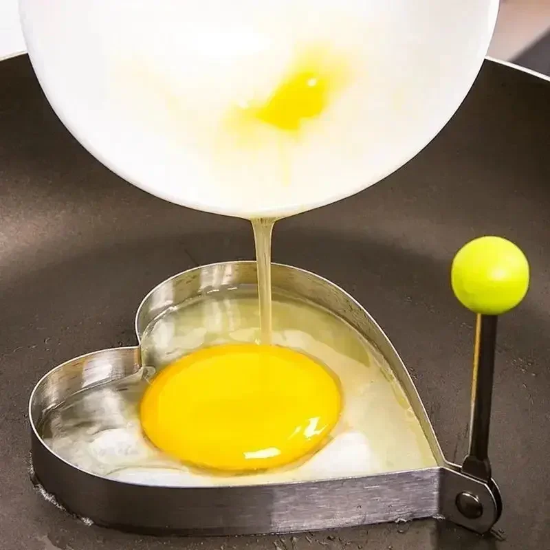 Stampo per uova fritte a forma - Kitchen Gadgets To Have recensione e prezzo